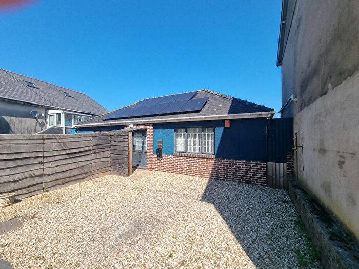 3 Bedroom Bungalow For Sale In High Street, St Clears, SA33