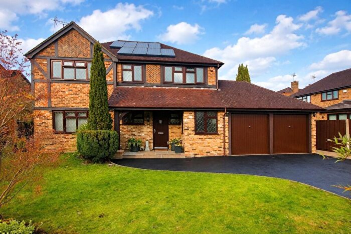 4 Bedroom Detached House For Sale In Epping Way, Bracknell, Berkshire, RG12