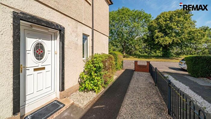 2 Bedroom Flat For Sale In Grangeburn Road, Grangemouth, FK3