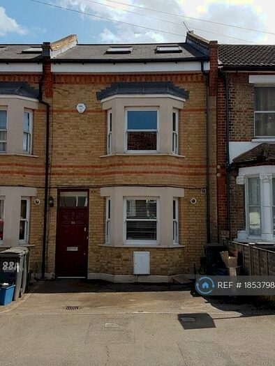 3 Bedroom Terraced House To Rent In Oval Road, Croydon, CR0