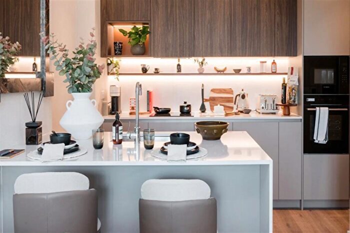 1 Bedroom Apartment To Rent In Bow Green, Maple Mews, E3