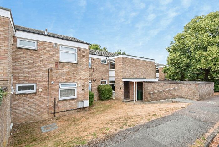 1 Bedroom Maisonette For Sale In Dunlin, Letchworth Garden City, Hertfordshire, SG6