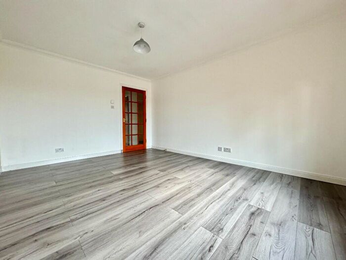 2 Bedroom Flat For Sale In Gascoigne Court, Carron, FK2