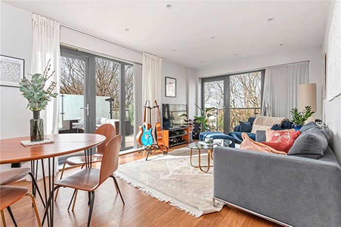2 Bedroom Flat For Sale In Boundaries Road, London, SW12