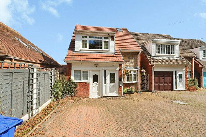 4 Bedroom Detached House For Sale In Legge Lane, Bilston, WV14