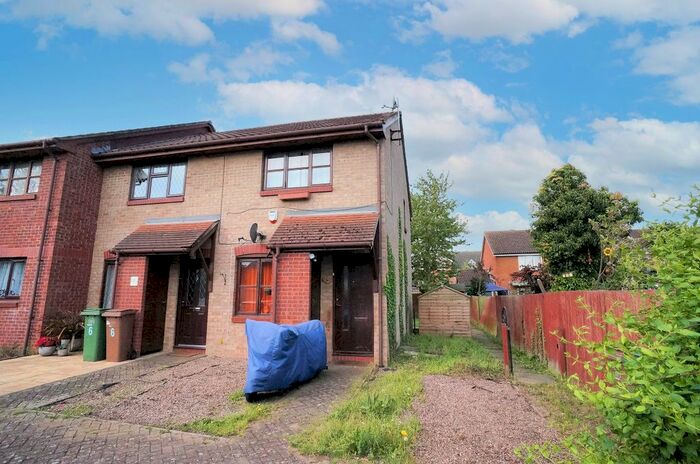 2 Bedroom End Of Terrace House To Rent In Bluebell Close, Hackbridge, Surrey, SM6