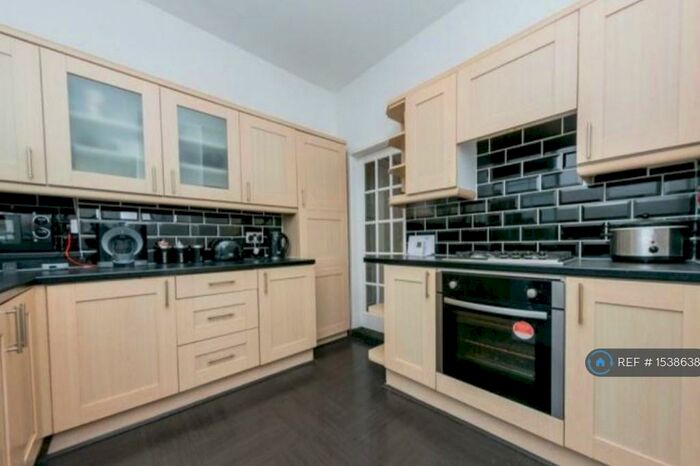 2 Bedroom End Of Terrace House To Rent In Lords Buildings, Leeds, LS27