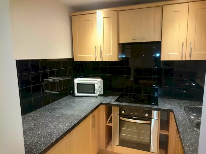 1 Bedroom Apartment To Rent In Delph Court, Woodhouse, Leeds, LS6