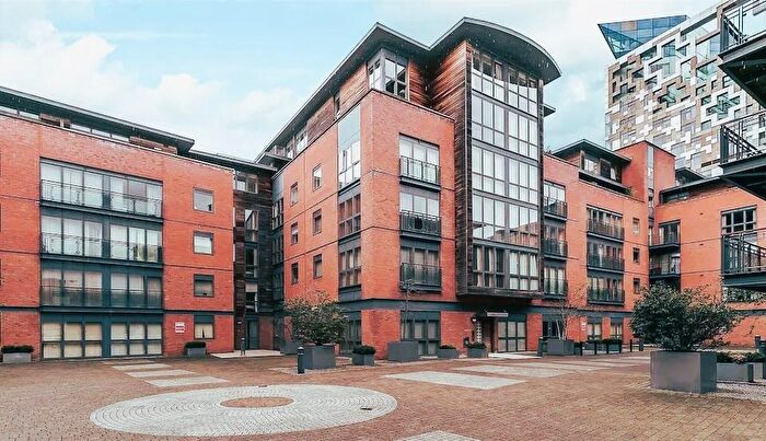 2 Bedroom Flat For Sale In Waterfront Walk, Birmingham, B1