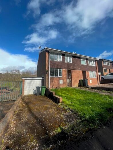 3 Bedroom Semi-Detached House To Rent In Crimmond Rise, Halesowen, B63