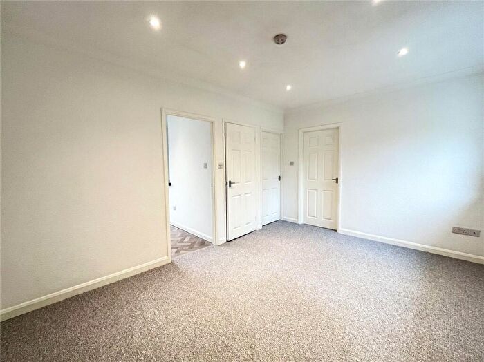 2 Bedroom Apartment For Sale In Weirside Court, Edington, BA13