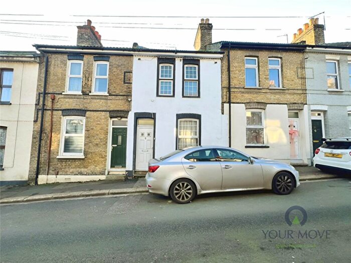 3 Bedroom Terraced House To Rent In Wykeham Street, Strood, Rochester, Kent, ME2