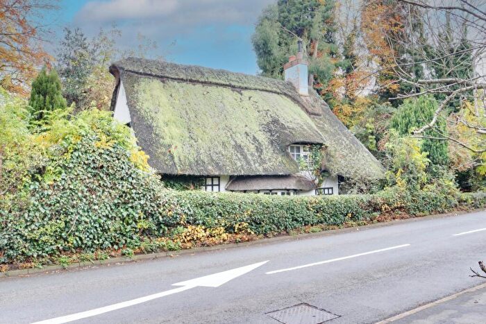 2 Bedroom Cottage For Sale In Warwick Road, Leek Wootton, Warwick, Warwickshire, CV35