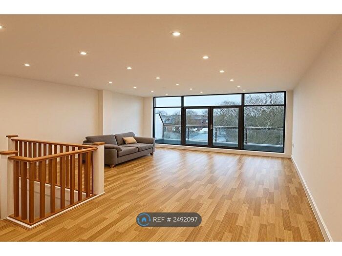 2 Bedroom Flat To Rent In Mabgate House, Leeds, LS9