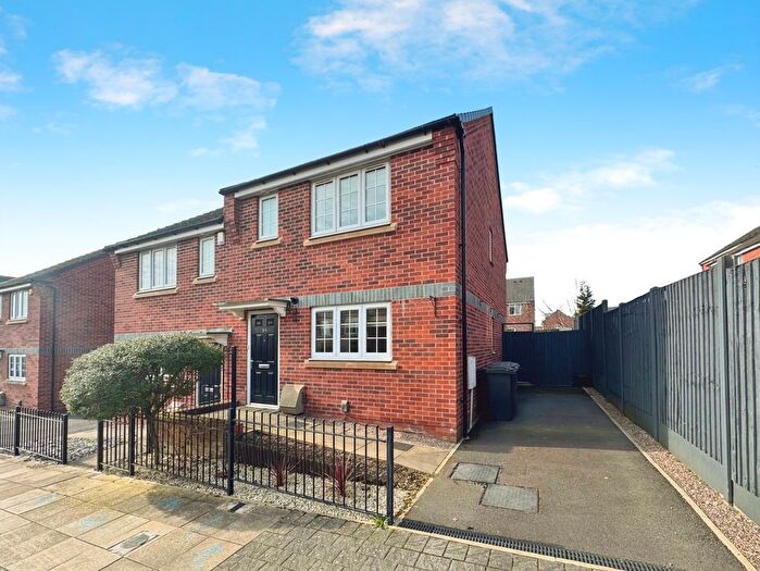 3 Bedroom Semi-Detached House To Rent In Tintern Street, Stoke-On-Trent, Staffordshire, ST1