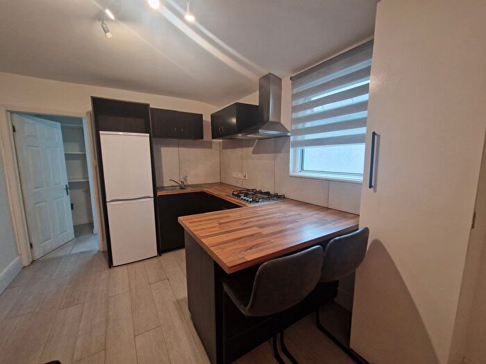 2 Bedroom Flat To Rent In Vicarage Lane, London, E15