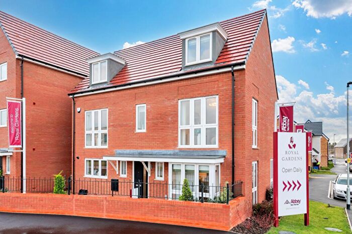 5 Bedroom Detached House For Sale In Royal Gardens, Wixams, MK45