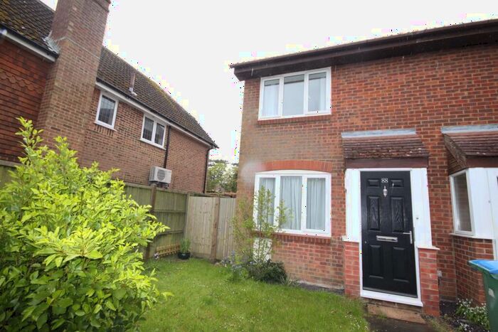 2 Bedroom End Of Terrace House To Rent In Hollybrook Gardens, Locks Heath, Southampton, SO31