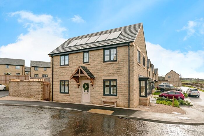 3 Bedroom Detached House For Sale In Kettledrum Drive, Cliviger, Burnley, Lancashire, BB10