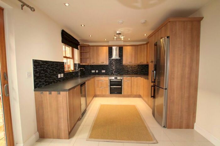 3 Bedroom House To Rent In Hamilton Court, Poringland, NR14