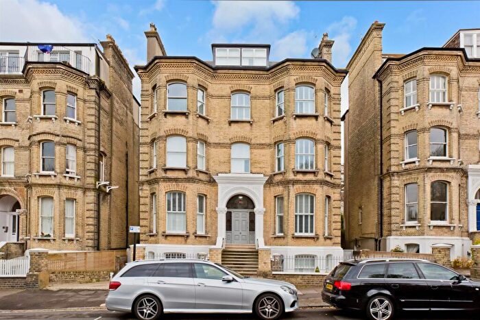 2 Bedroom Apartment To Rent In Wilbury Road, Hove, BN3