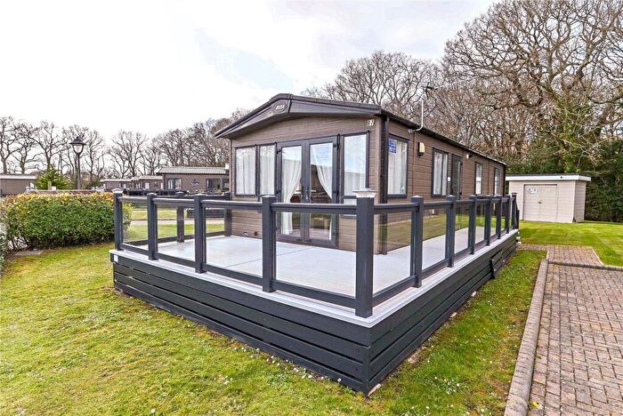 2 Bedroom Park Home For Sale In Beech, Hoburne Bashley Holiday Park, New Milton, BH25