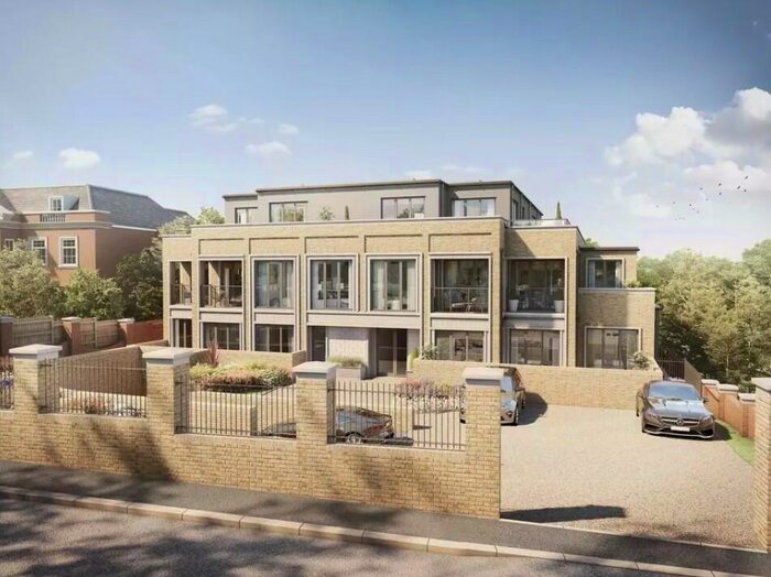 2 Bedroom Flat To Rent In Cockfosters Road, EN4