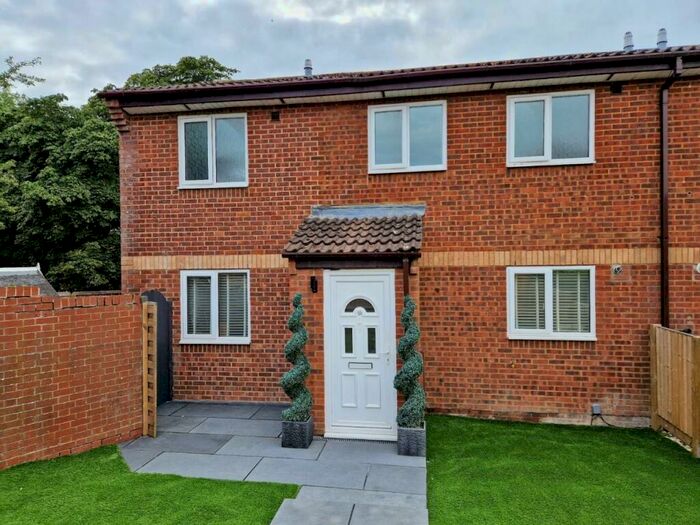 4 Bedroom Semi-Detached House To Rent In Morley Close, Little Stoke, Bristol, BS34