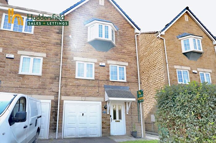 4 Bedroom Terraced House For Sale In Wood View, Huddersfield, HD2