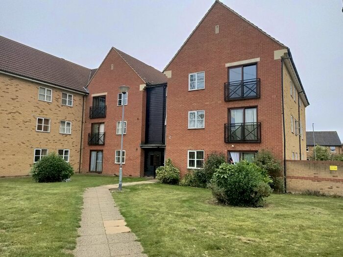 2 Bedroom Flat To Rent In Grays, Essex, RM16