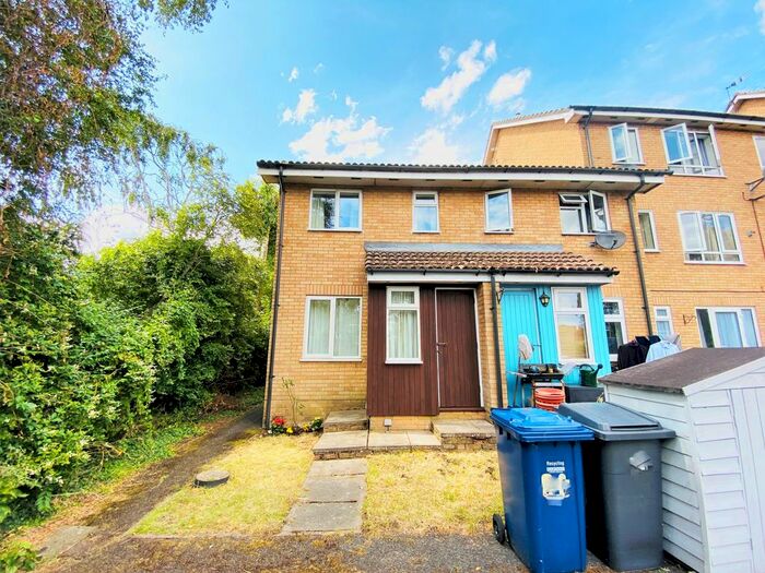 1 Bedroom Semi-Detached House To Rent In Redwood Way, High Barnet, EN5