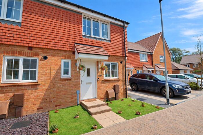 2 Bedroom End Of Terrace House For Sale In Stone Road, Waterlooville, PO8