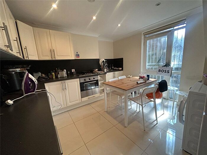3 Bedroom Flat To Rent In Great Percy Street, London, WC1X