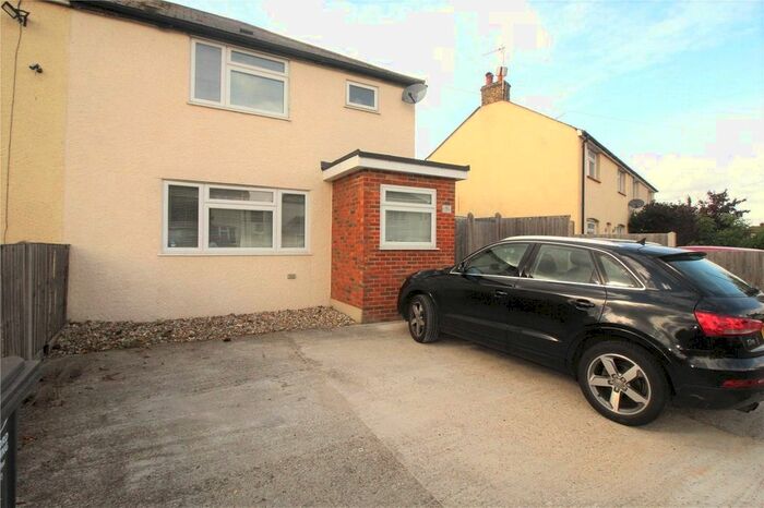 3 Bedroom Semi-Detached House To Rent In Stanley Road, Swanscombe, Kent, DA10
