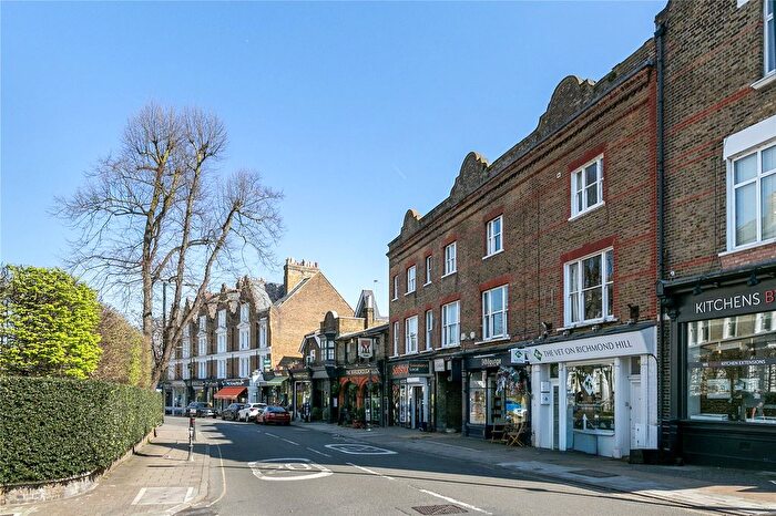 2 Bedroom Maisonette For Sale In Friars Stile Road, Richmond, TW10