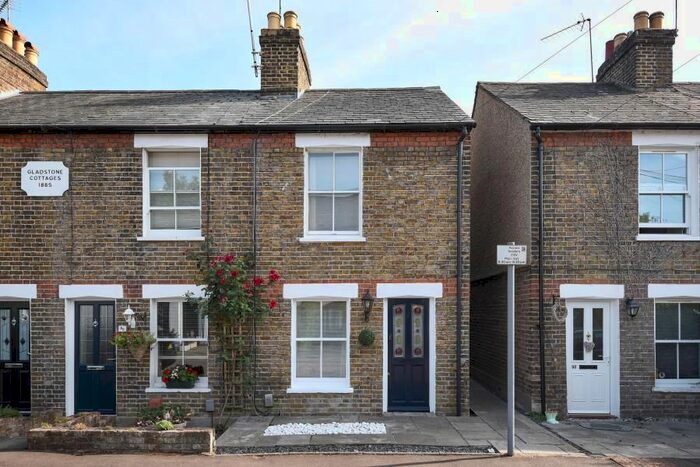 2 Bedroom Property To Rent In Norfolk Road, Rickmansworth, WD3