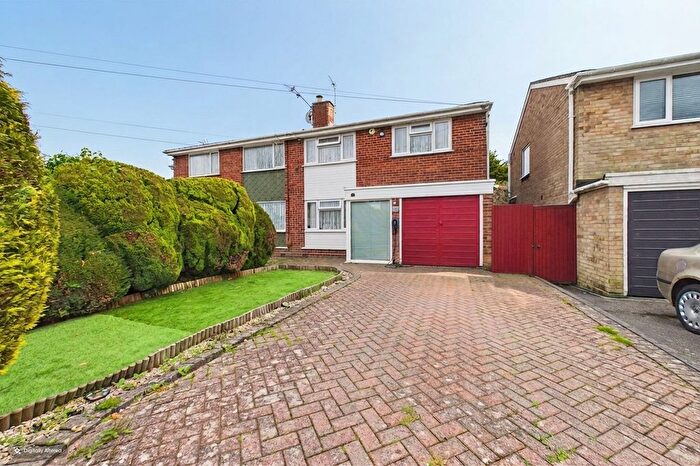 3 Bedroom Semi-Detached House For Sale In Arden Close, Meriden, CV7