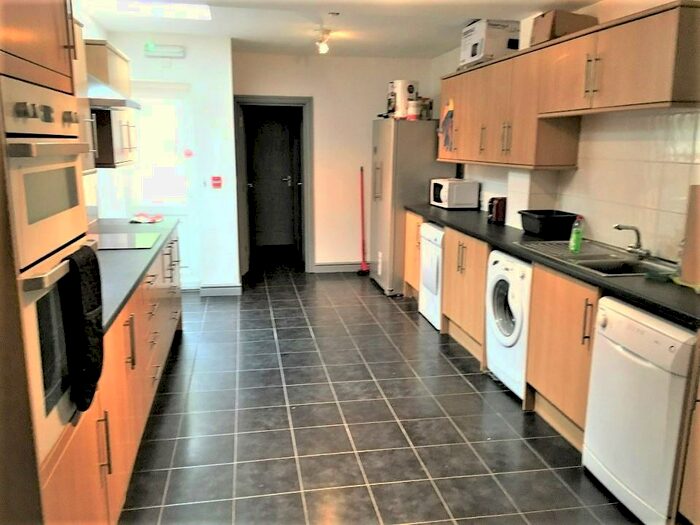 7 Bedroom Terraced House To Rent In Teignmouth Road, Selly Oak, Birmingham, B29