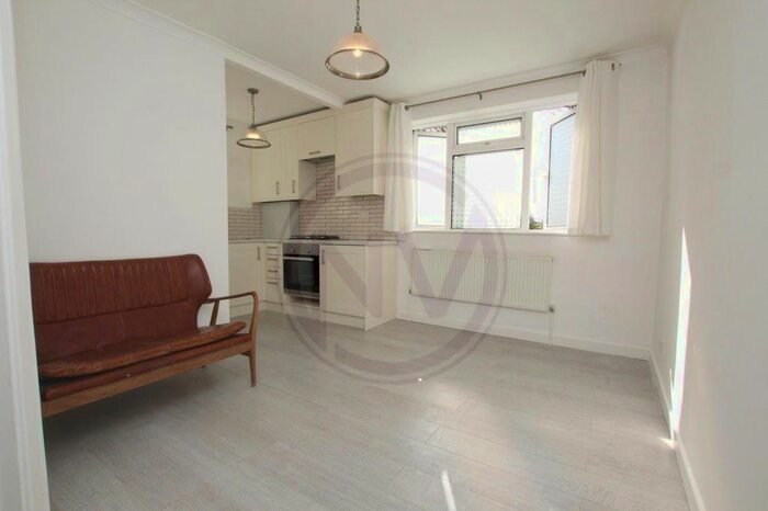 1 Bedroom Flat To Rent In Holly Road, London, E11