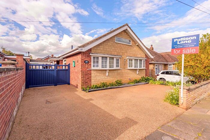 2 Bedroom Detached Bungalow For Sale In Byron Road, Kettering, NN16