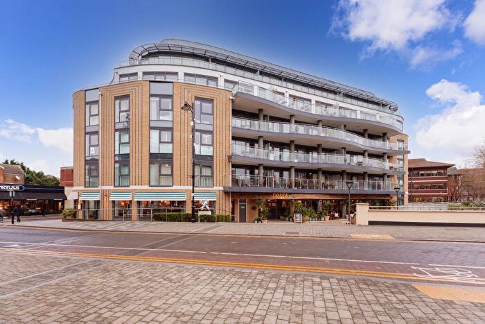 2 Bedroom Apartment For Sale In Town Centre, Maidenhead, SL6