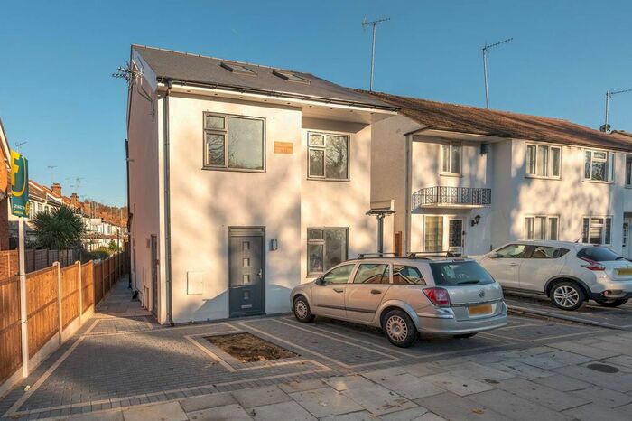 2 Bedroom Flat To Rent In Oakleigh Road South, Brunswick Park, London, N11