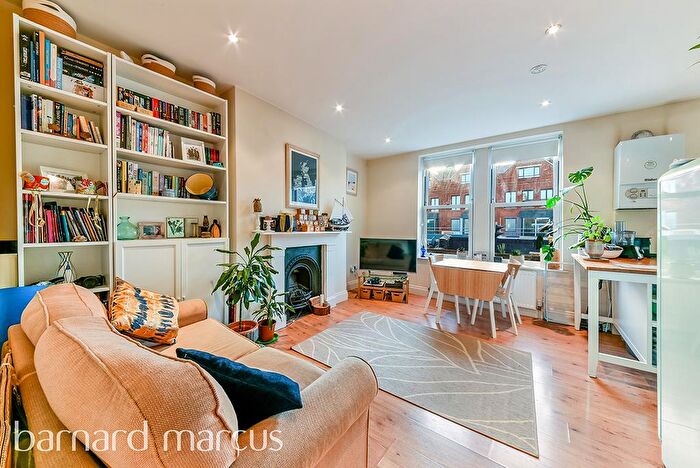 2 Bedroom Apartment To Rent In Archway Road, Highgate, N6