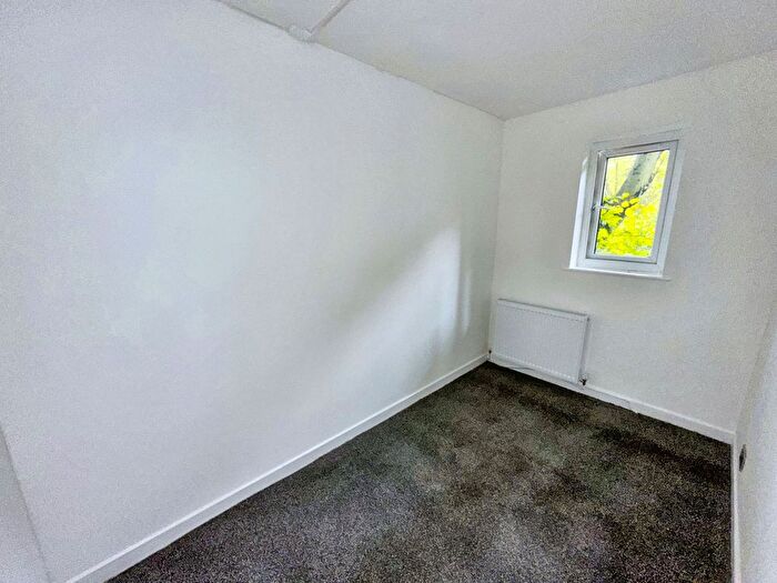 3 Bedroom Flat For Sale In Prestwich Park Road South, Prestwich, M25