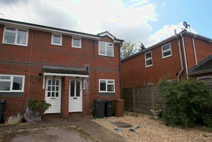 2 Bedroom End Of Terrace House To Rent In Dances Close, Andover, SP10