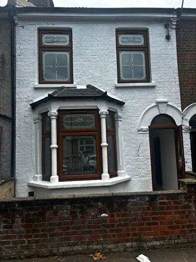 5 Bedroom Property To Rent In Stamford Road, London, E6