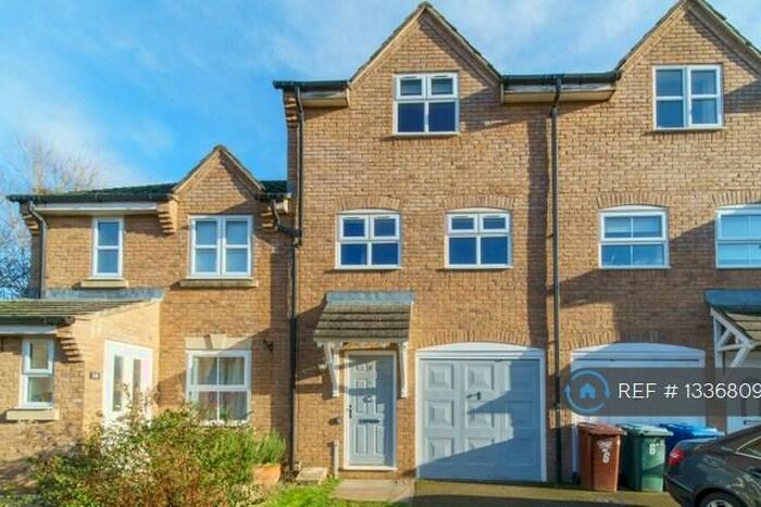 3 Bedroom Terraced House To Rent In Clover Mead, Bicester, OX26