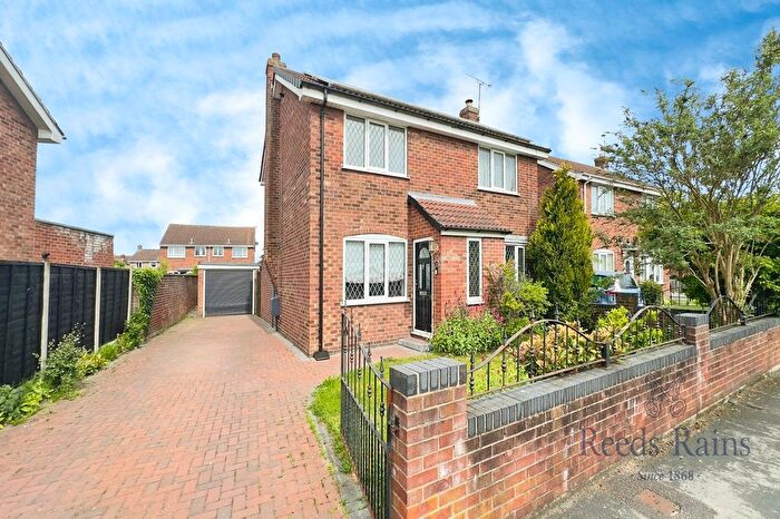 4 Bedroom Detached House For Sale In Bramley Avenue, Barlby, Selby, North Yorkshire, YO8