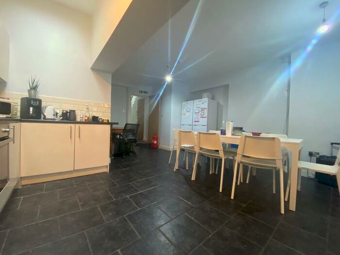 8 Bedroom Terraced House To Rent In Harriet Street, Cardiff(City), CF24