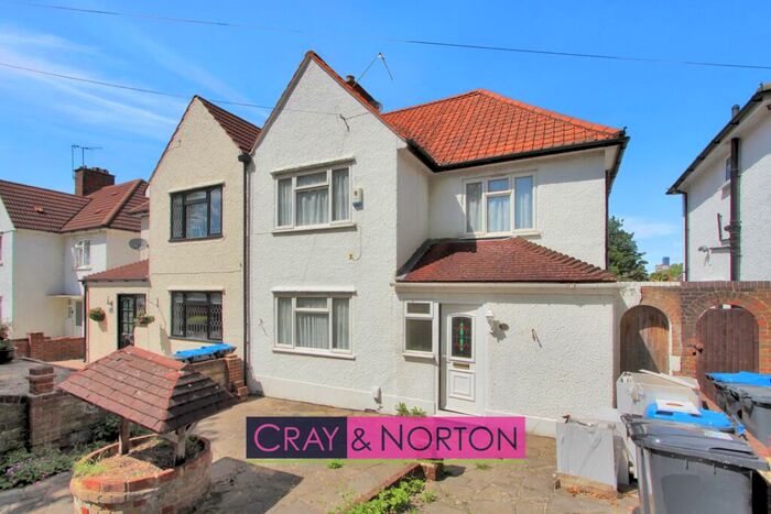 3 Bedroom Semi-Detached House To Rent In Denning Avenue, Croydon, CR0